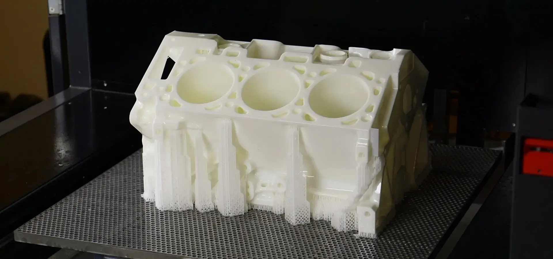 Advanced industrial 3D print SLA system producing complex multi material components
