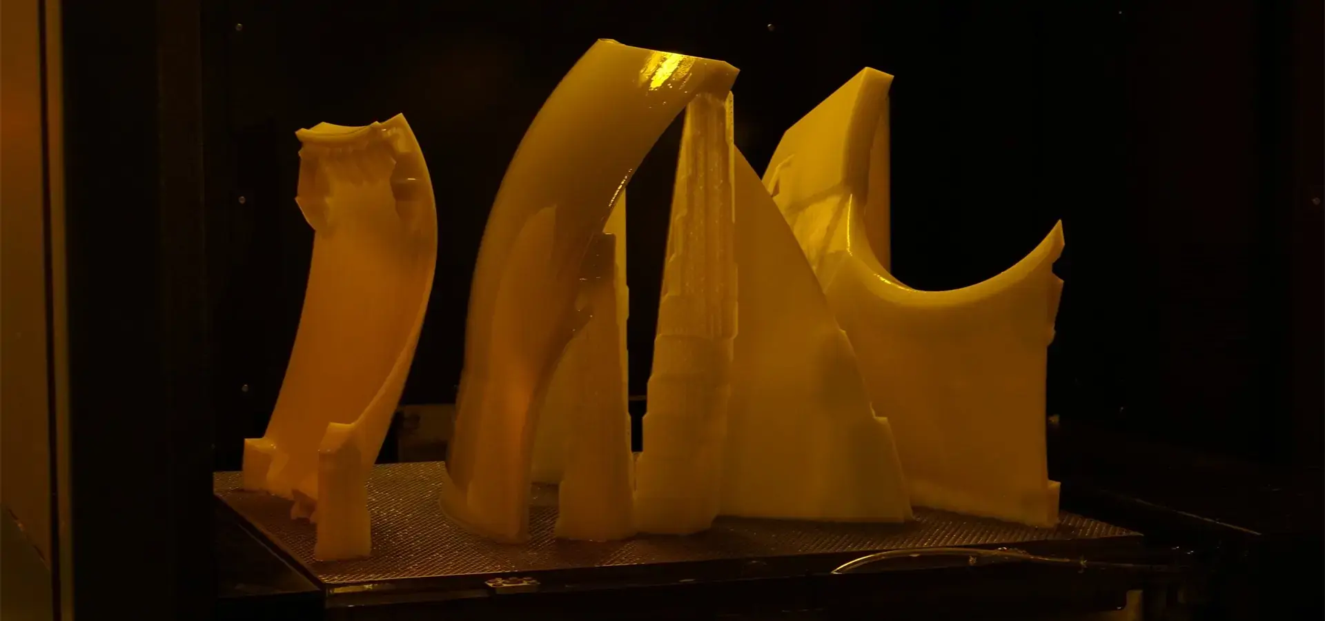 SLA 3D printer using laser to cure photopolymer resin with high precision