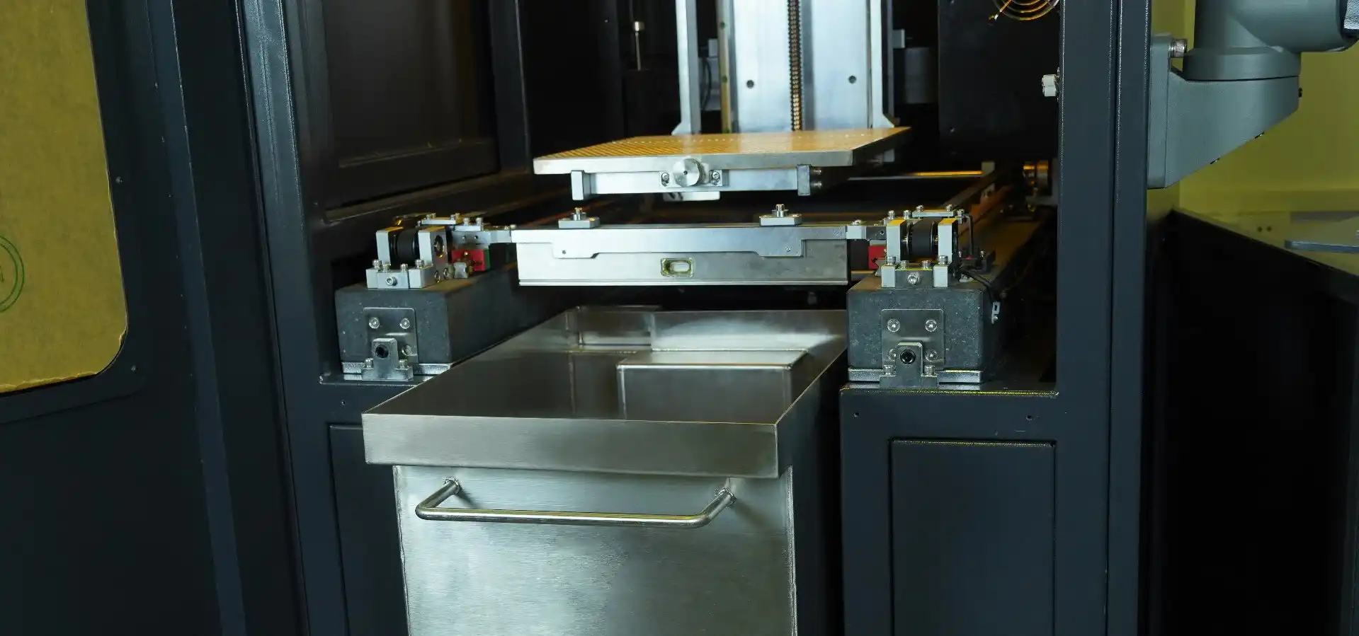Internal structure of the Lab300 SLA 3D printer, showing the components and design features of the machine.