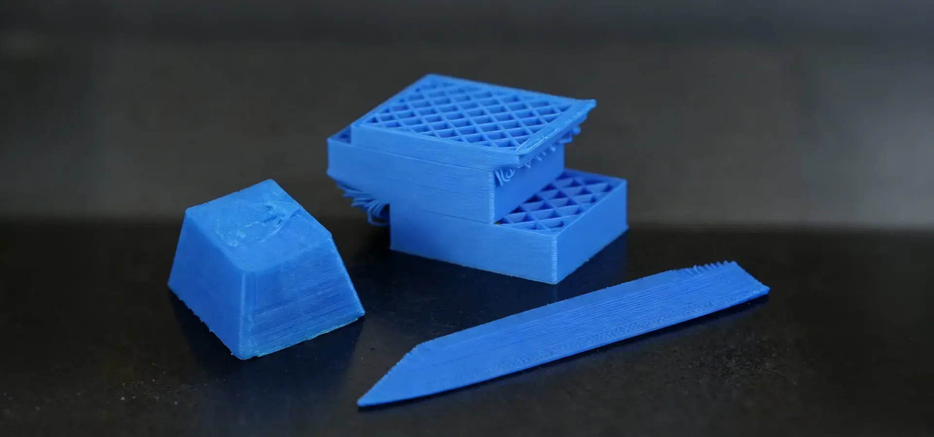 Common 3D printer problems including layer adhesion failure and surface defects Common 3D printer problems including layer adhesion failure and surface defects