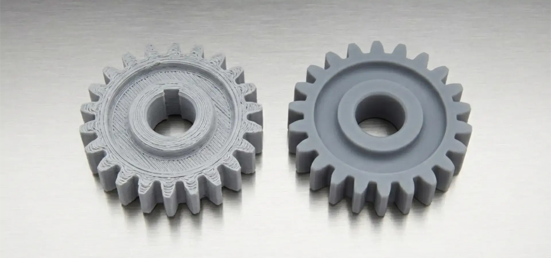 Comparison of SLA and FDM 3D printer technologies showing precision and surface quality differences