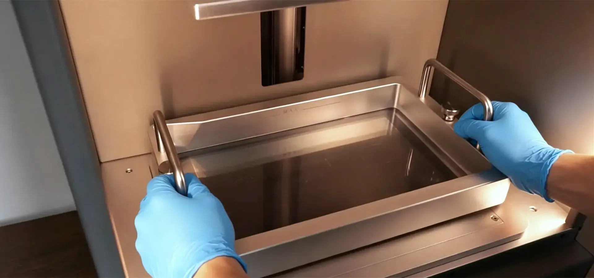 Maintenance and cleaning process of resin vat and LCD screen in fast resin 3D printer