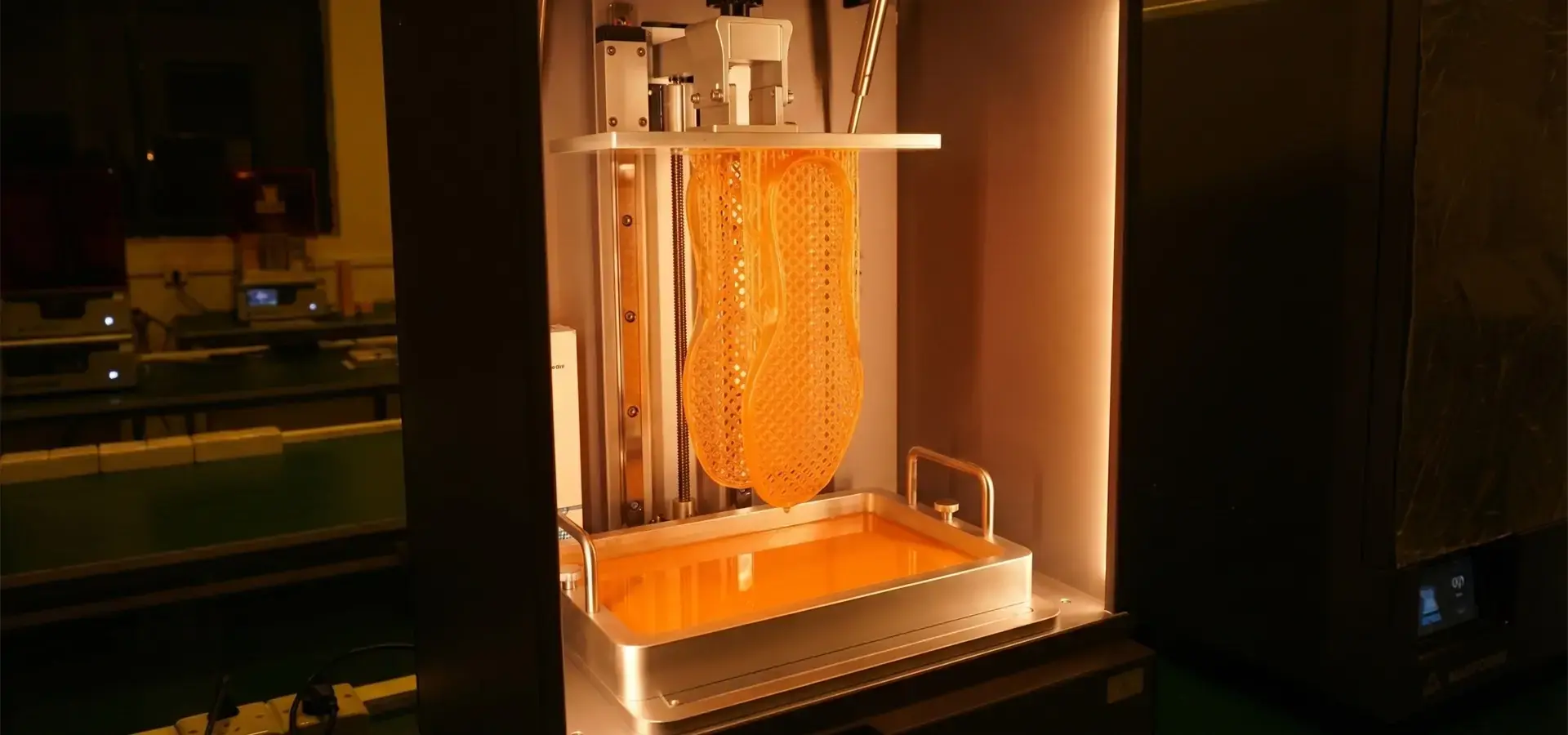 High precision surface finish produced by LCD 3d printer desktop stereolithography system