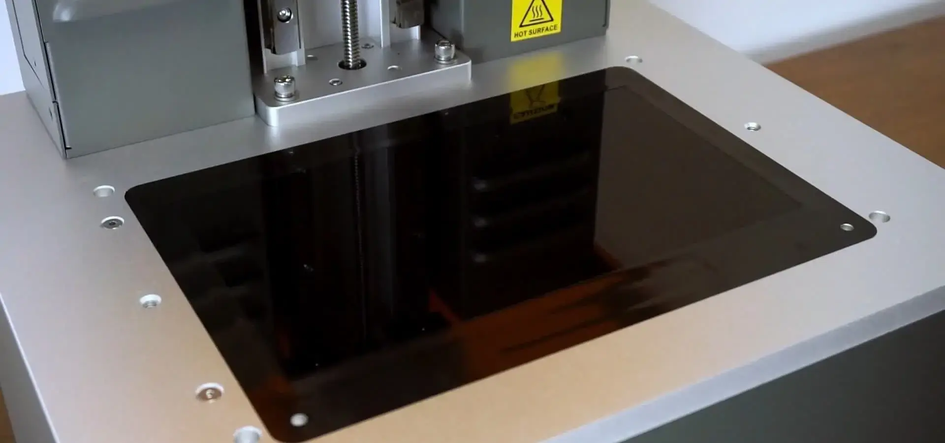 Resin printer maintenance including cleaning vat and replacing FEP film Resin printer maintenance including cleaning vat and replacing FEP film