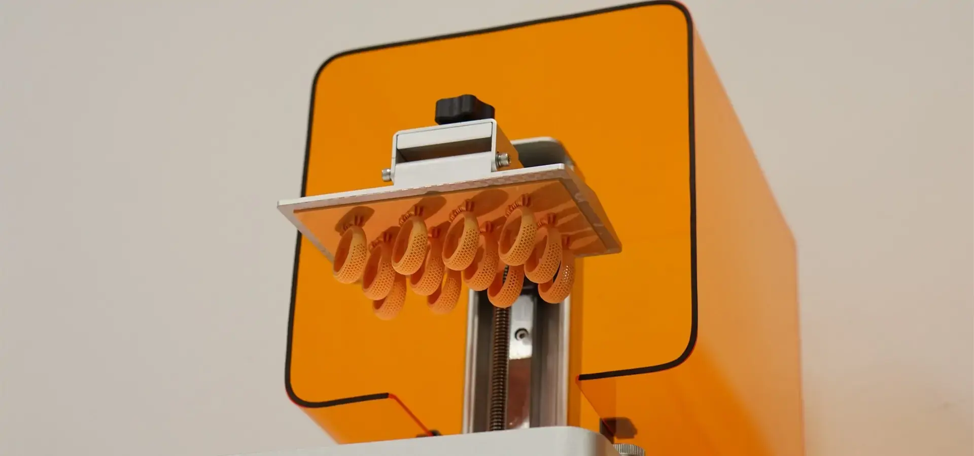 3D model orientation and support structure optimization for high-resolution 3D printing