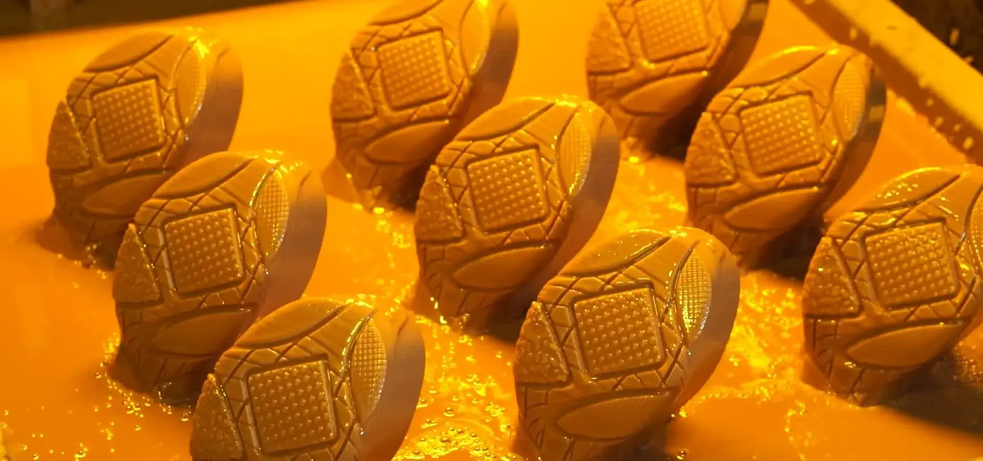 Industrial-grade SLA shoe 3D printer for mass customization of midsoles