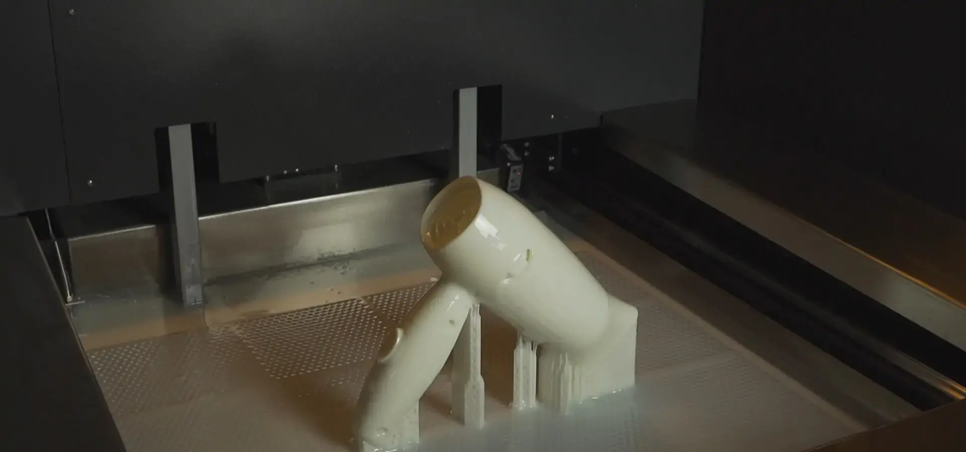 Strategic support structure design for Stereolithography 3D printer complex models.