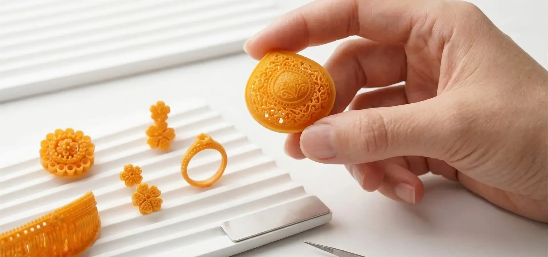 9 μm precision detail produced by a desktop 3D printer