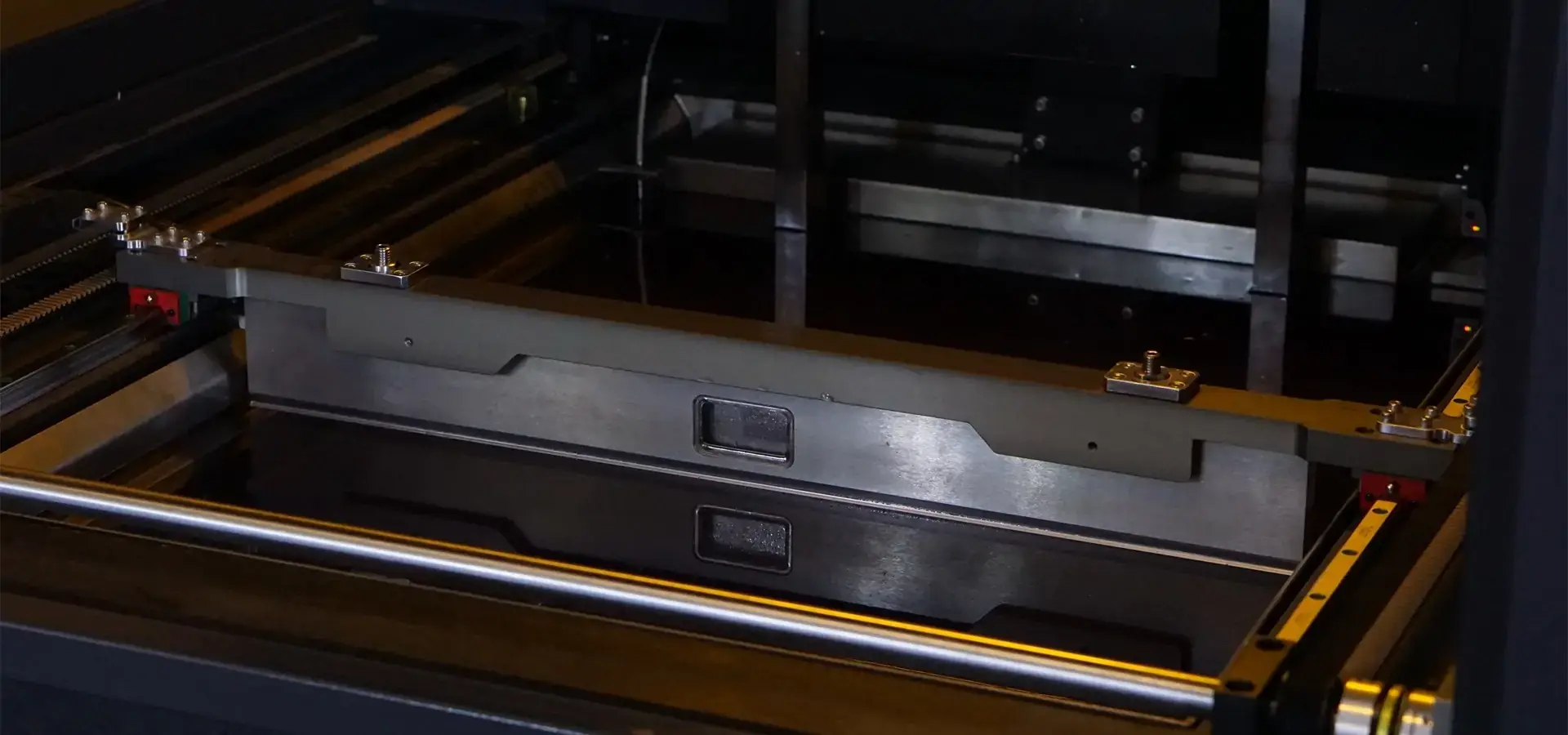 High-viscosity industrial SLA resin being recoated for precise layer formation