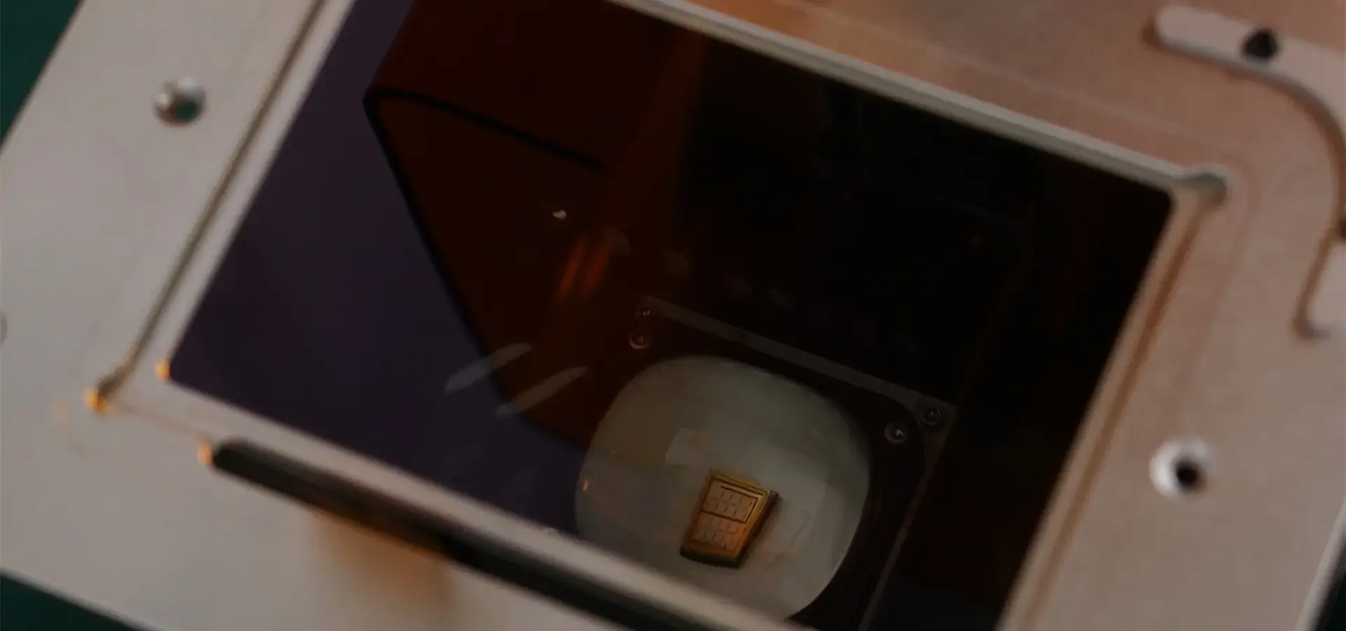 9K monochrome LCD screen pixel structure for high precision stereolithography 3D printer