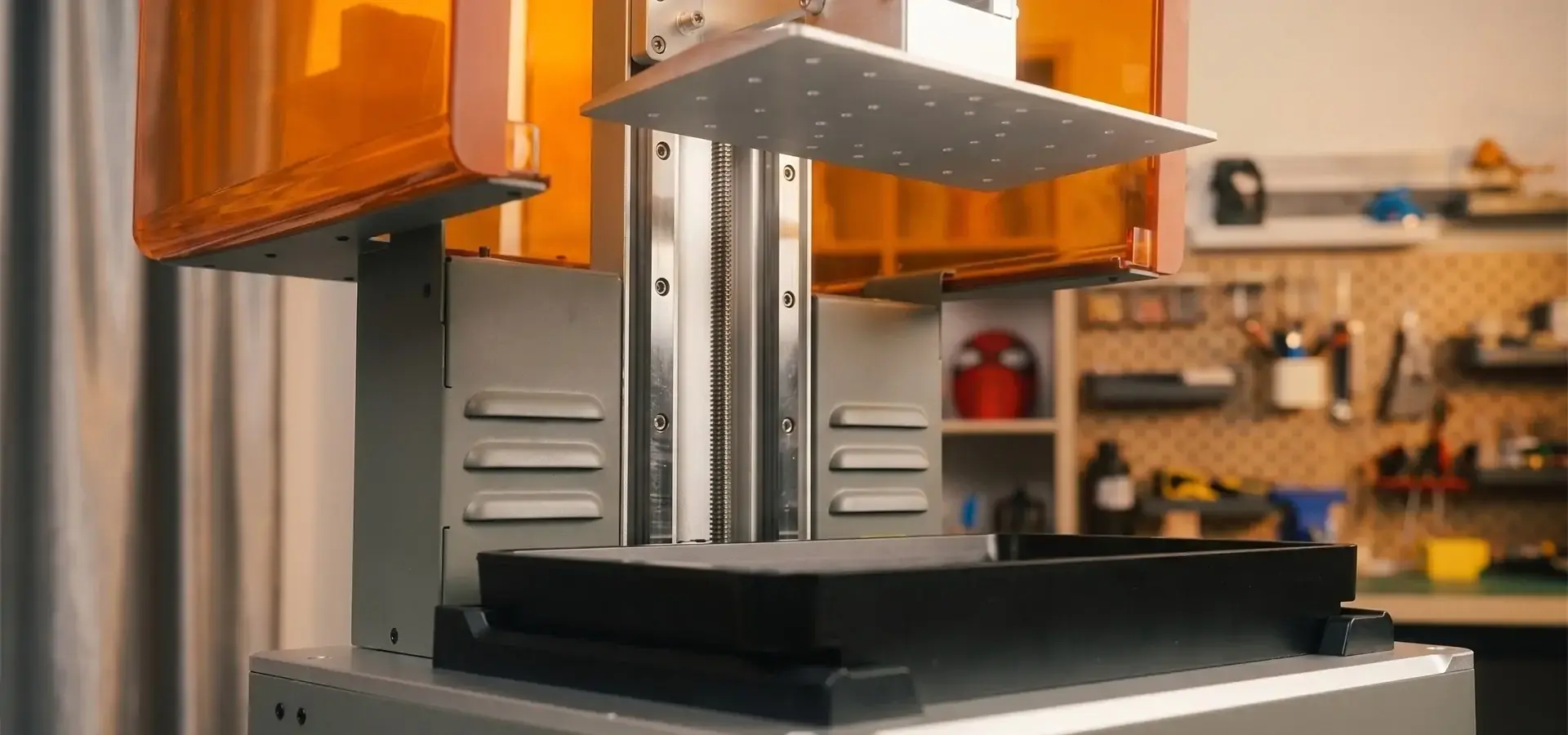 Industrial-grade Z-axis and dual linear rail system in stereolithography 3D printer for stable printing