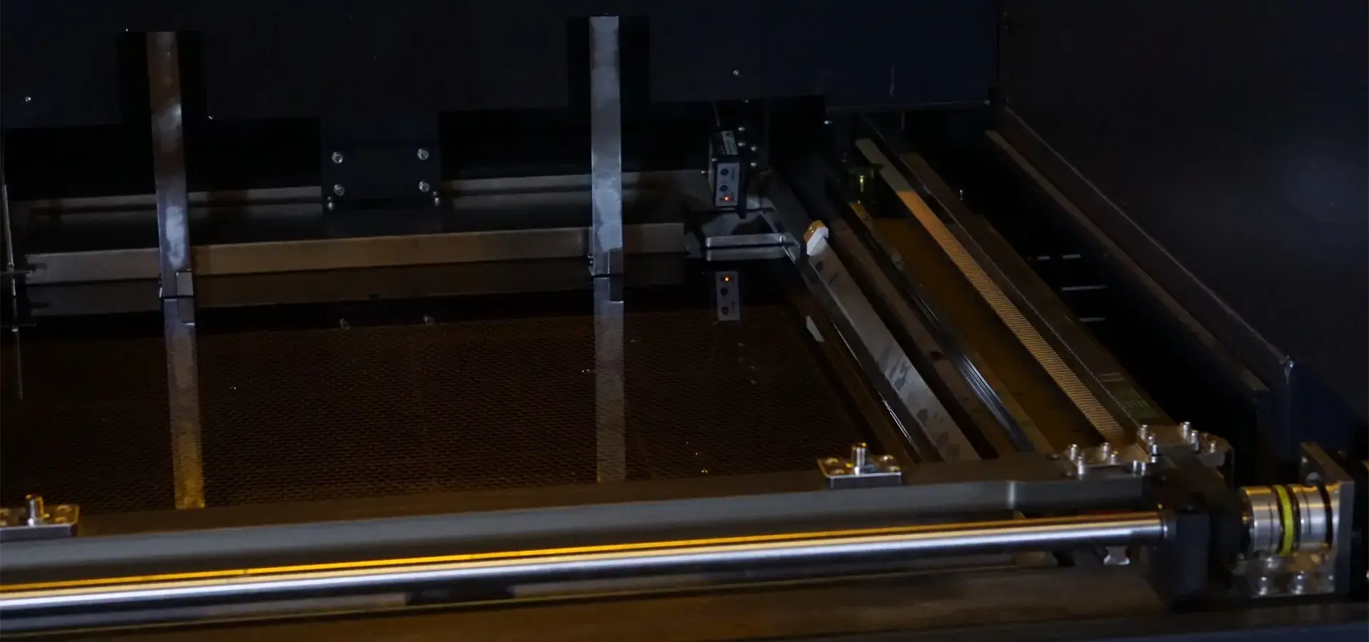 Z-axis mechanical structure of large scale resin 3D Printer with dual linear guide rails and high stability system