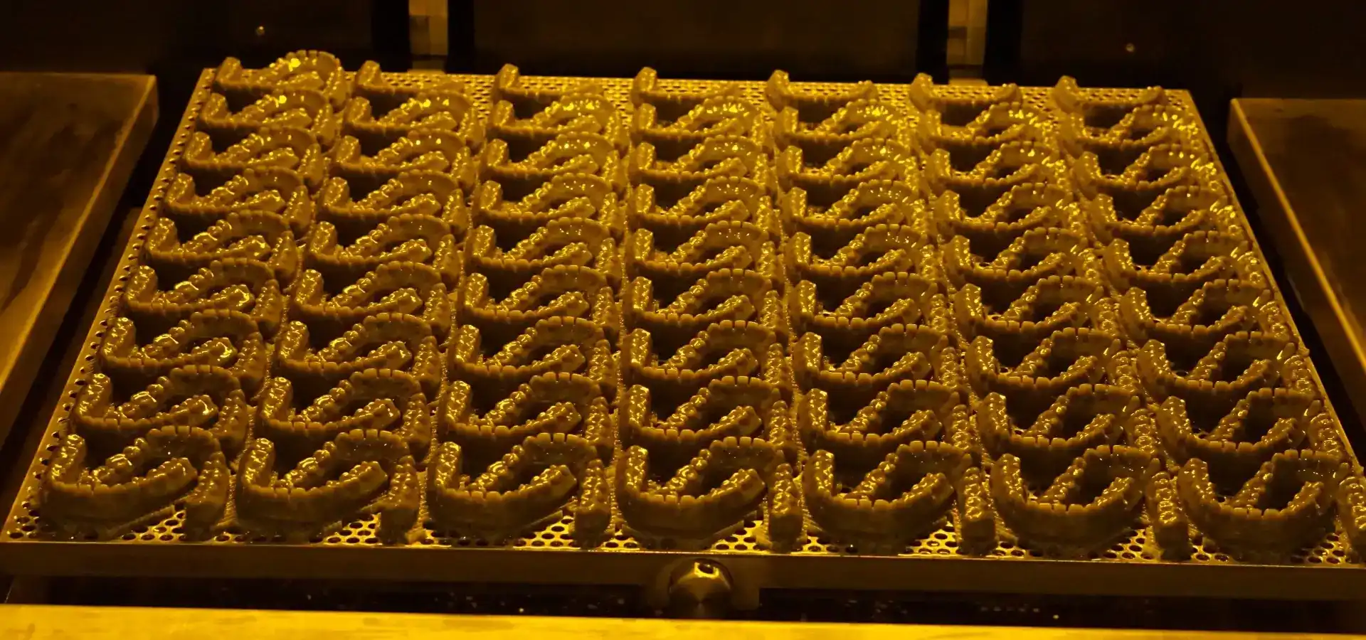 Industrial SLA 3D Printer SL800 batch production workflow in manufacturing environment Industrial SLA 3D Printer SL800 batch production workflow in manufacturing environment