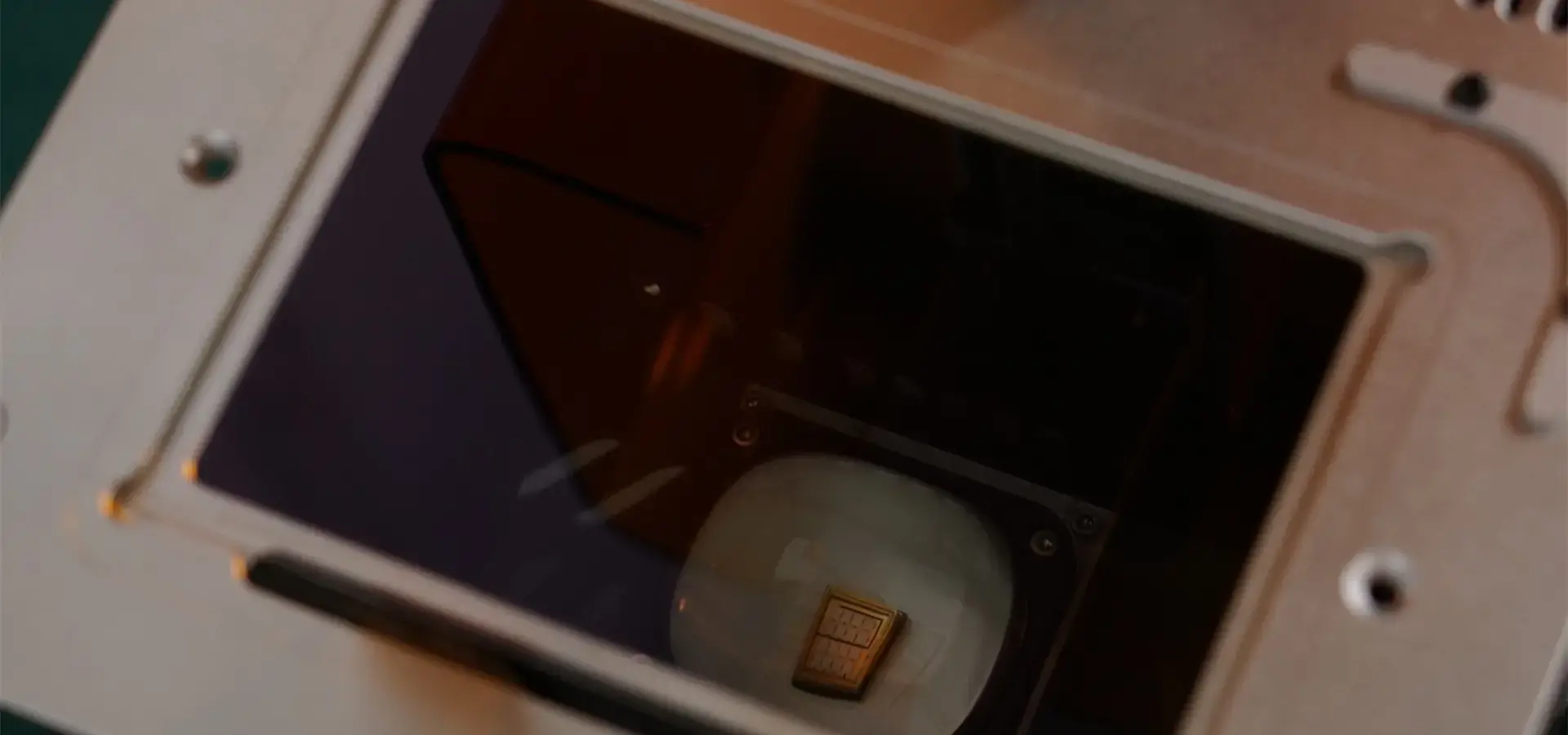 9K LCD system inside the P7 Pro stereolithography 3D printer 9K LCD system inside the P7 Pro stereolithography 3D printer