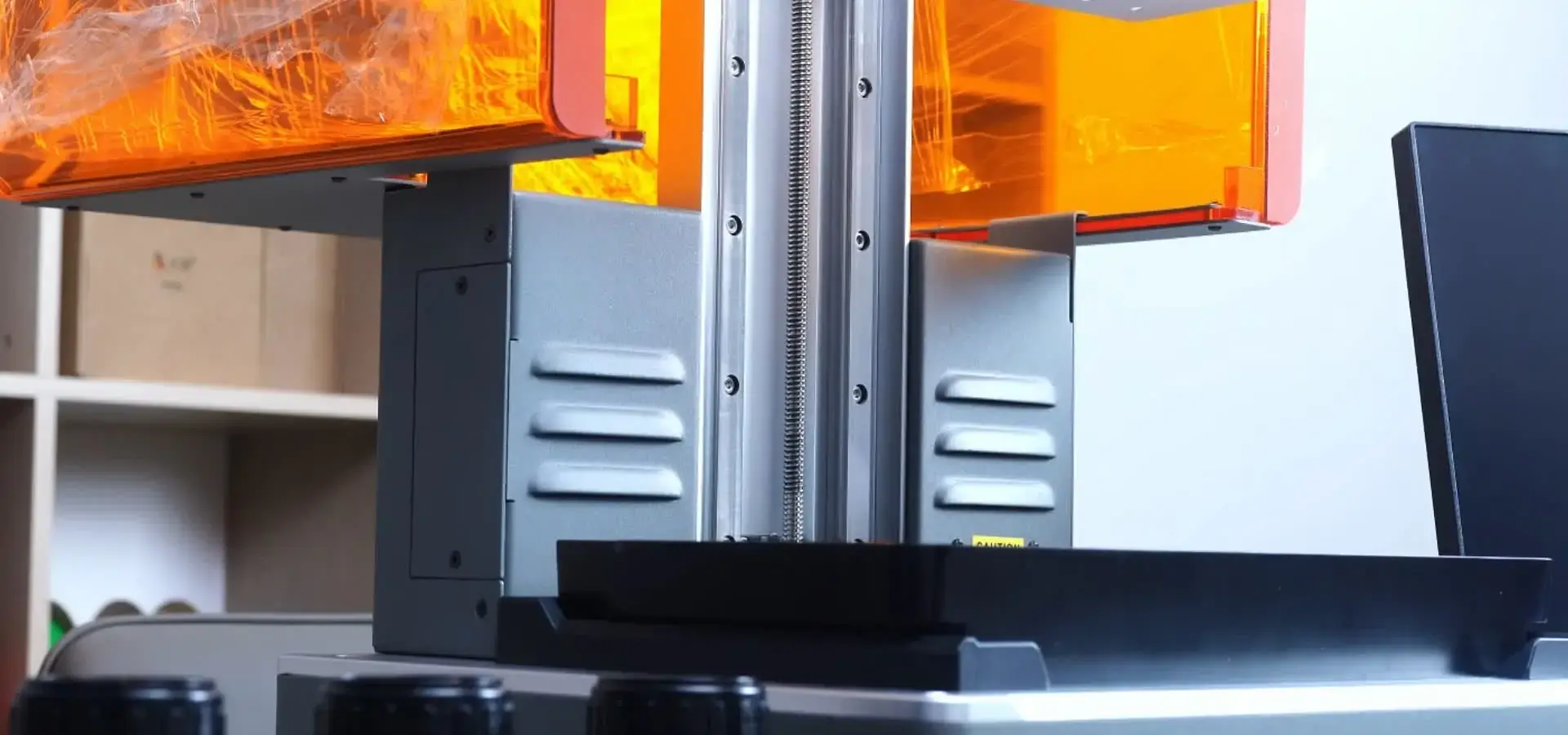 Industrial double-guide rail system of a Stereolithography 3D printer Industrial double-guide rail system of a Stereolithography 3D printer