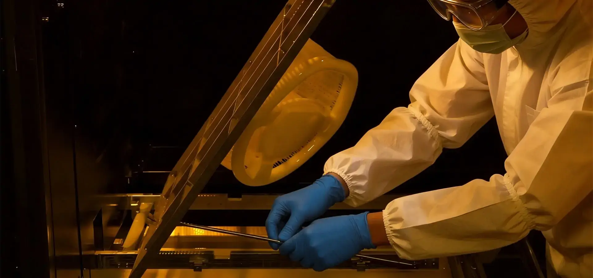 Industrial SLA resin storage and quality control process for reliable 3D printing production