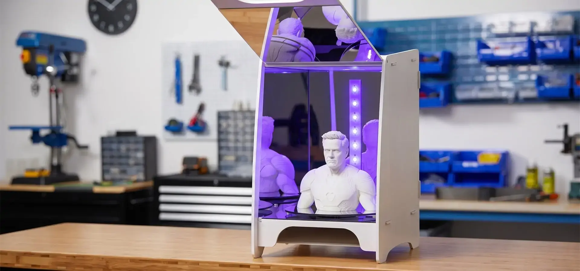 UV post-curing of SLA 3D printed parts UV post-curing of SLA 3D printed parts